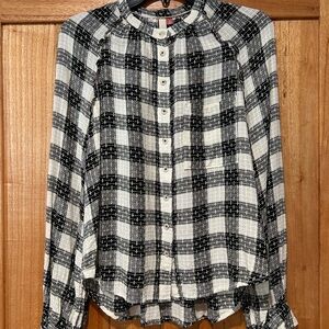 Anthropologie Pilcro Plaid Button-Up Women's Top. Size M.